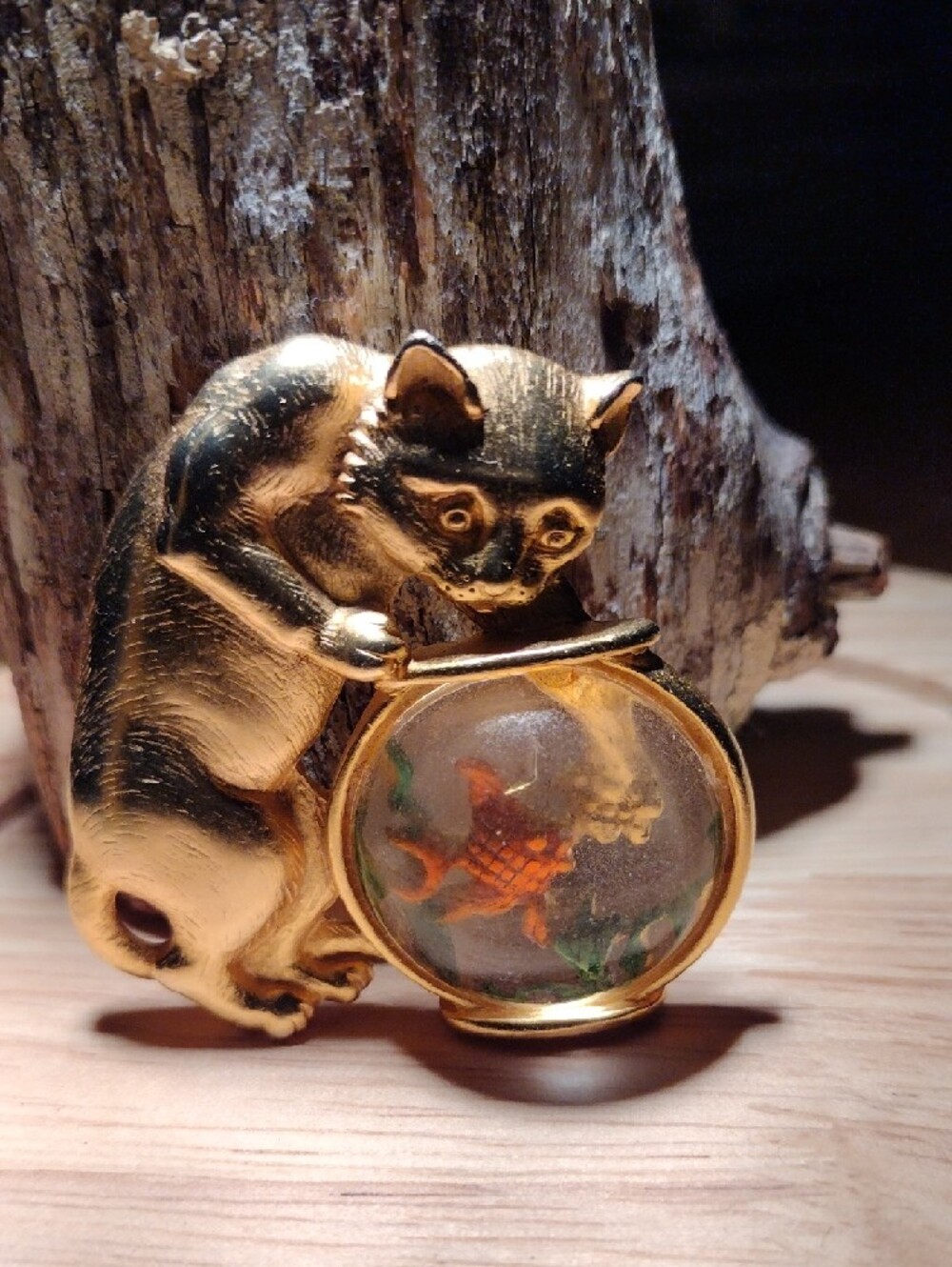 Gold Cat Brooch with Fishbowl Accent - Gold Tone Women’s Jewelry - Picture 5 of 8